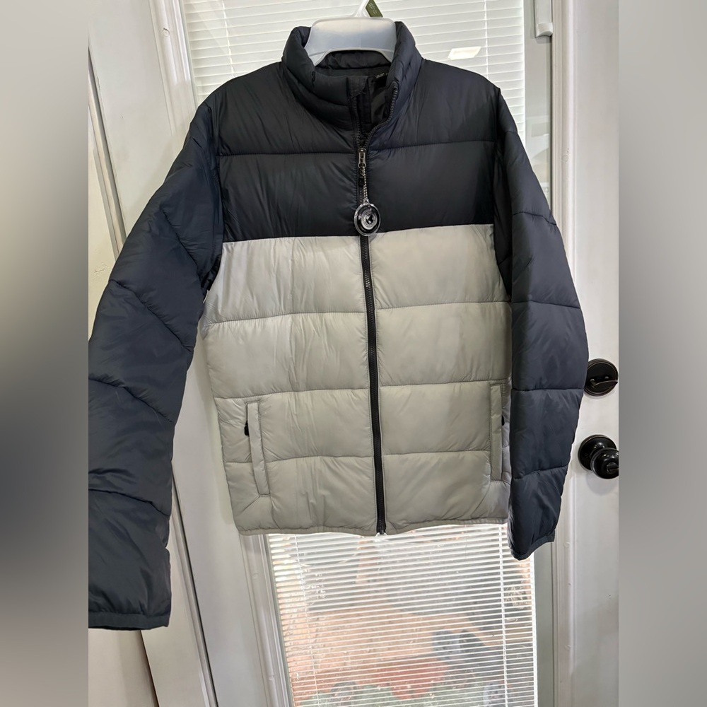 NWT men’s Sz small coat by Swiss tech